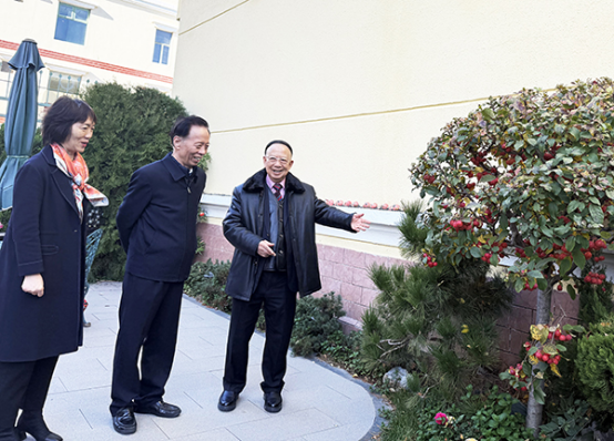 原国家文化部副部长王文章一行莅临港澳台美协参观指导