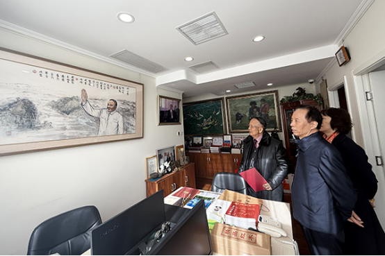 原国家文化部副部长王文章一行莅临港澳台美协参观指导