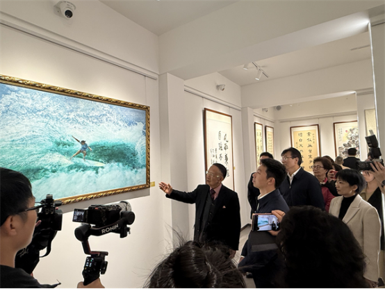 港澳台美协主席蔡豪杰捐建的“豪杰美术馆”在厦门揭牌启用